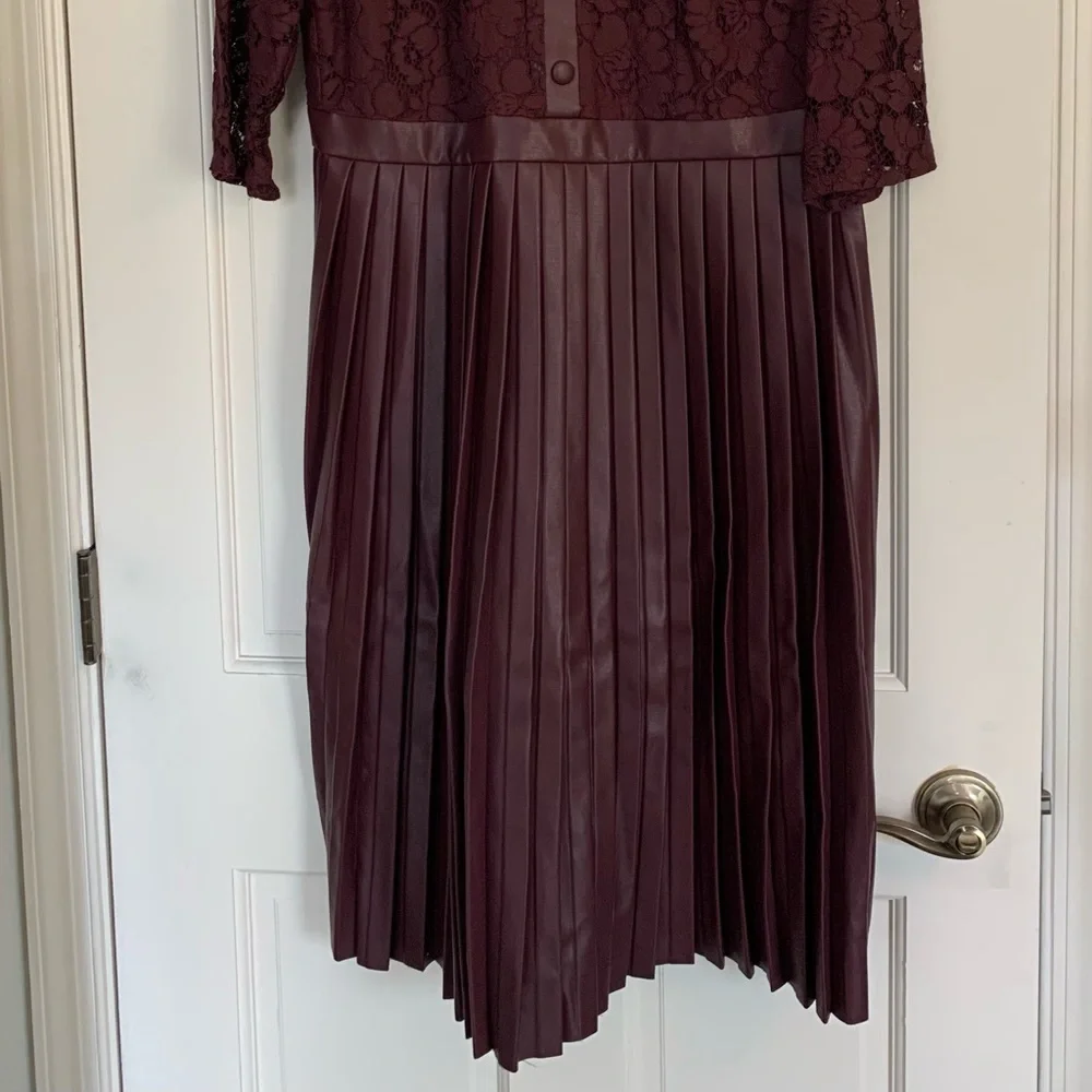 Women’s Burgundy Lace Bodice Pleated Skirt Dress with Bow - Picture 5 of 6